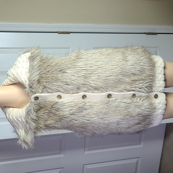 Ladies Sweater Vest - Picture 1 of 11